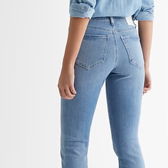 Express Mid Rise Light Wash Skyscaper Jeans - Picture 3 of 9